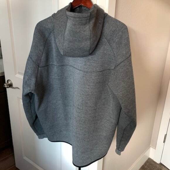 Nike Men's Tech Grey Fleece Full-Zip Windrunner Hoodie - Picture 4 of 7